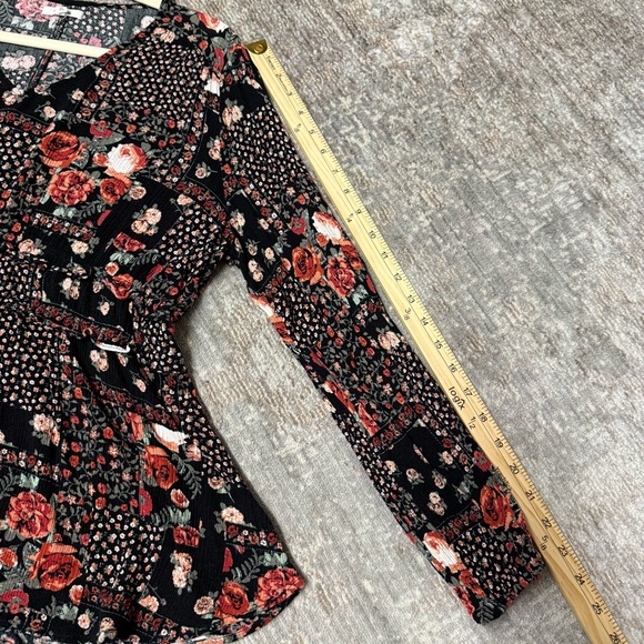 Maurice’s Mixed Ditsy Floral Black and Red Patchwork Babydoll Women's Top - Picture 9 of 9